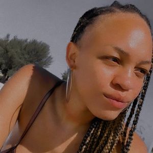 Meet your Posher, Candice